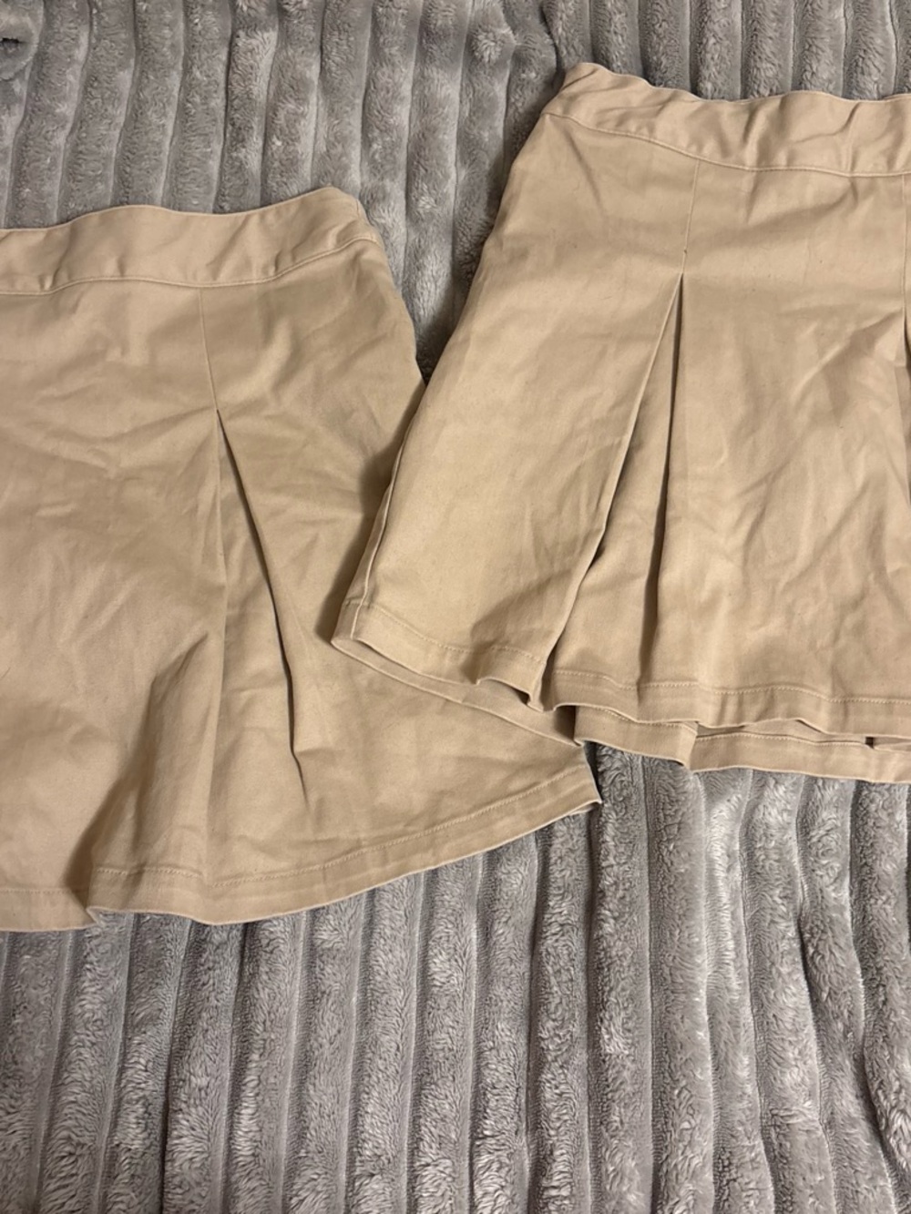 cat & jack kids khaki pleated uniform Skirt